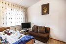 makellos Herrnburg Zimmer OG 1.jpg